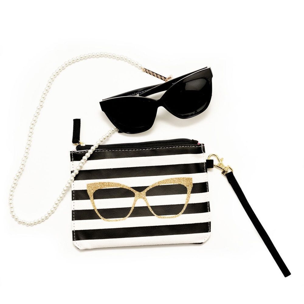 Betsey Johnson XOX Polarized Sunglasses and Accessories Set - Picture 3 of 16